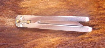 Un essai avec des branches en tôle pliée asymétriques