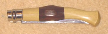 Effilé 10 cm en amarello et wengé. Sobriété des matériaux et ergonomie